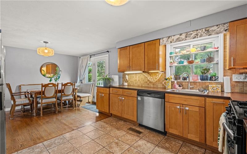 640 Shirls Ave, Washington, 15301, 3 Bedroom Bedrooms, 9 Room Rooms,2 BathroomBathrooms,Residential,For Sale,Shirls Ave,1775173