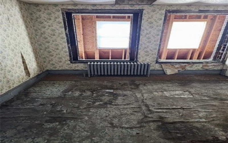 300 Longfellow, Vandergrift, 15690, ,Multi-unit,For Sale,Longfellow,1775196