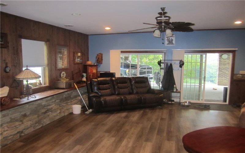 586 WHITE BARN ROAD, 15370, 15370, 2 Bedroom Bedrooms, 6 Room Rooms,1 BathroomBathrooms,Residential,For Sale,WHITE BARN ROAD,1775201