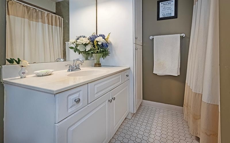 22 Elena AVENUE, Lower Burrell, 15068, 2 Bedroom Bedrooms, 5 Room Rooms,2 BathroomBathrooms,Residential,For Sale,Elena,1775273