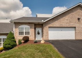 22 Elena AVENUE, Lower Burrell, 15068, 2 Bedroom Bedrooms, 5 Room Rooms,2 BathroomBathrooms,Residential,For Sale,Elena,1775273