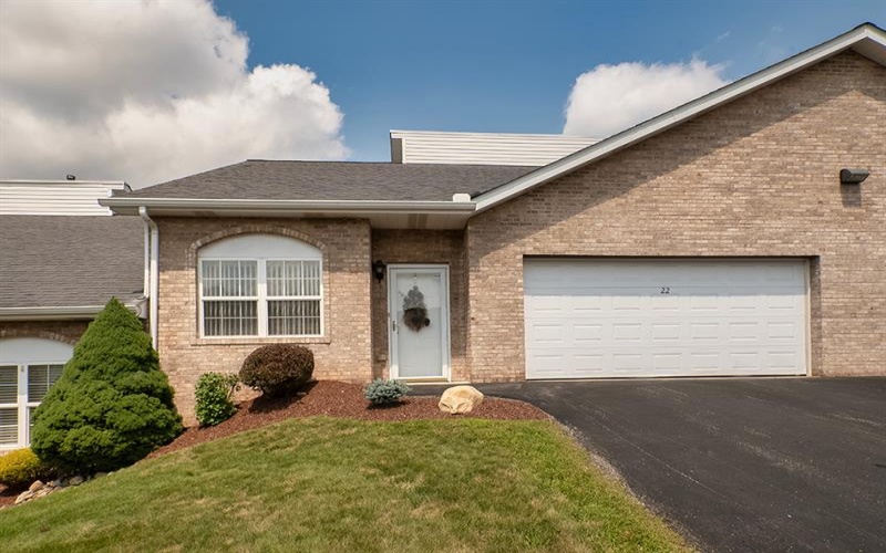 22 Elena AVENUE, Lower Burrell, 15068, 2 Bedroom Bedrooms, 5 Room Rooms,2 BathroomBathrooms,Residential,For Sale,Elena,1775273