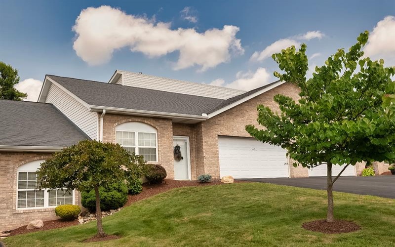 22 Elena AVENUE, Lower Burrell, 15068, 2 Bedroom Bedrooms, 5 Room Rooms,2 BathroomBathrooms,Residential,For Sale,Elena,1775273