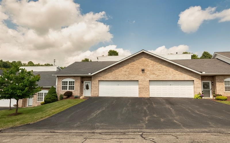22 Elena AVENUE, Lower Burrell, 15068, 2 Bedroom Bedrooms, 5 Room Rooms,2 BathroomBathrooms,Residential,For Sale,Elena,1775273