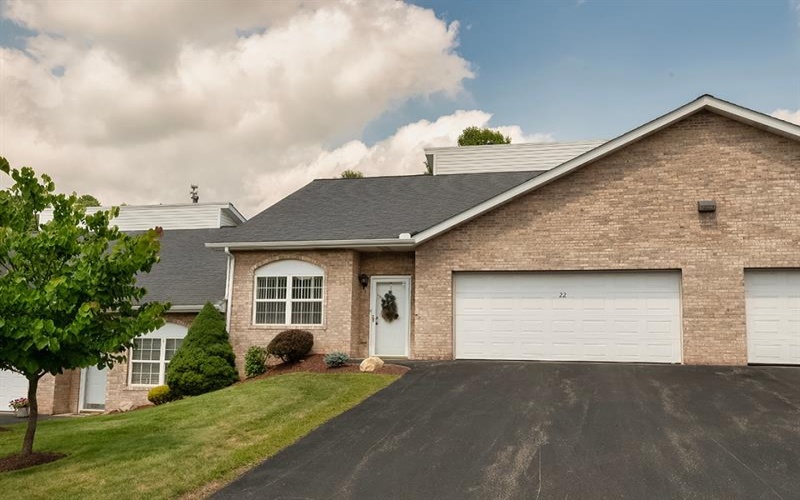 22 Elena AVENUE, Lower Burrell, 15068, 2 Bedroom Bedrooms, 5 Room Rooms,2 BathroomBathrooms,Residential,For Sale,Elena,1775273