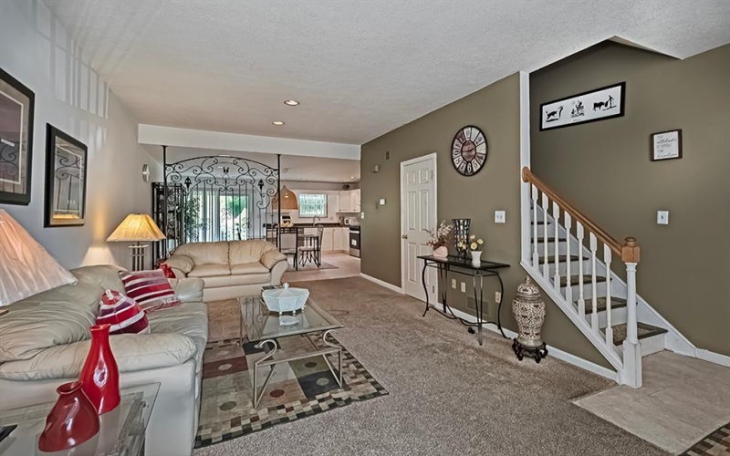 22 Elena AVENUE, Lower Burrell, 15068, 2 Bedroom Bedrooms, 5 Room Rooms,2 BathroomBathrooms,Residential,For Sale,Elena,1775273