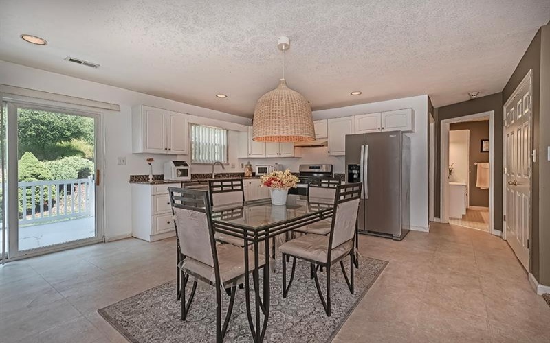 22 Elena AVENUE, Lower Burrell, 15068, 2 Bedroom Bedrooms, 5 Room Rooms,2 BathroomBathrooms,Residential,For Sale,Elena,1775273