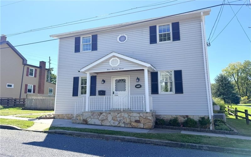 307 Church Street, Ligonier, 15658, 4 Bedroom Bedrooms, 10 Room Rooms,2 BathroomBathrooms,Residential,For Sale,Church Street,1775281