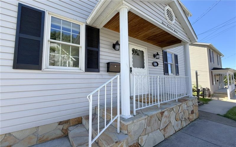 307 Church Street, Ligonier, 15658, 4 Bedroom Bedrooms, 10 Room Rooms,2 BathroomBathrooms,Residential,For Sale,Church Street,1775281