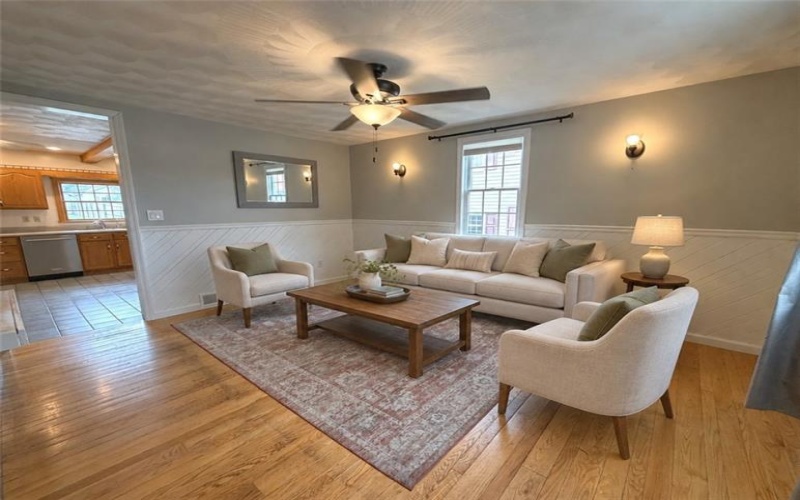 307 Church Street, Ligonier, 15658, 4 Bedroom Bedrooms, 10 Room Rooms,2 BathroomBathrooms,Residential,For Sale,Church Street,1775281