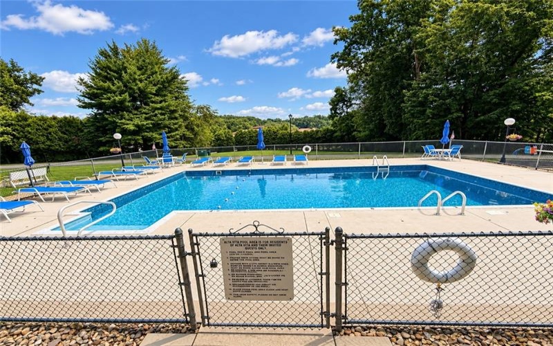 3 Alta Vita Dr, Greensburg, 15601, 2 Bedroom Bedrooms, ,2 BathroomBathrooms,Residential,For Sale,Alta Vita Dr,1775285