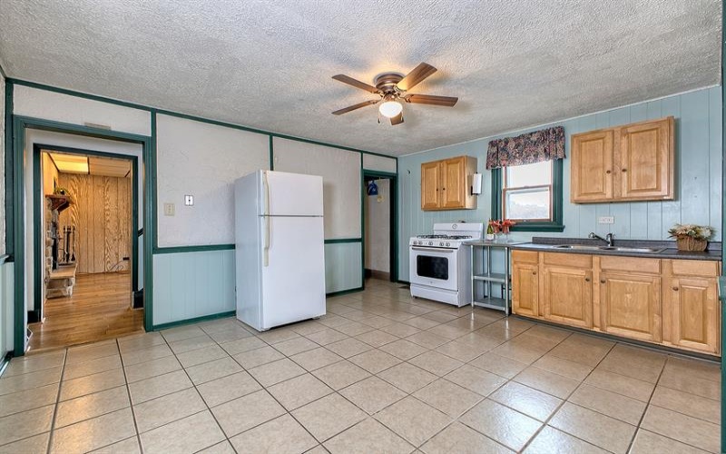 912 Sherman AVENUE, Irwin, 15642, 2 Bedroom Bedrooms, 5 Room Rooms,1.1 BathroomBathrooms,Residential,For Sale,Sherman,1775307