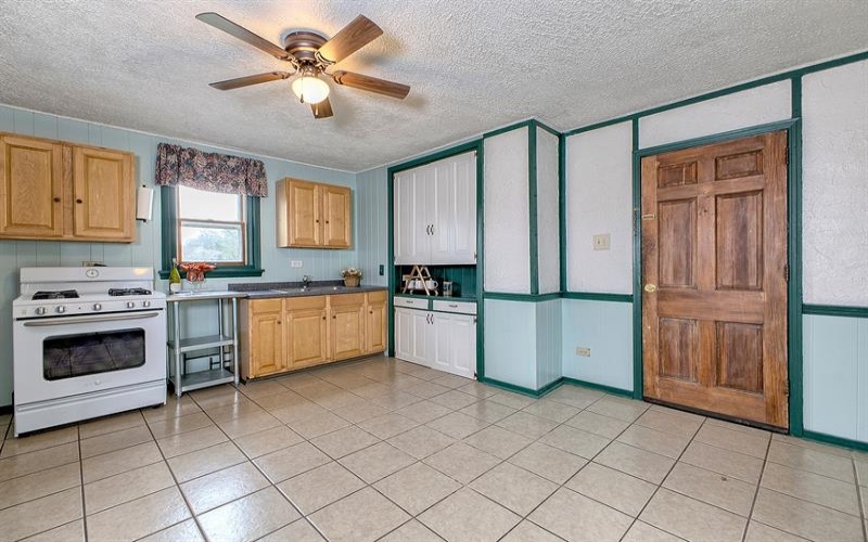 912 Sherman AVENUE, Irwin, 15642, 2 Bedroom Bedrooms, 5 Room Rooms,1.1 BathroomBathrooms,Residential,For Sale,Sherman,1775307