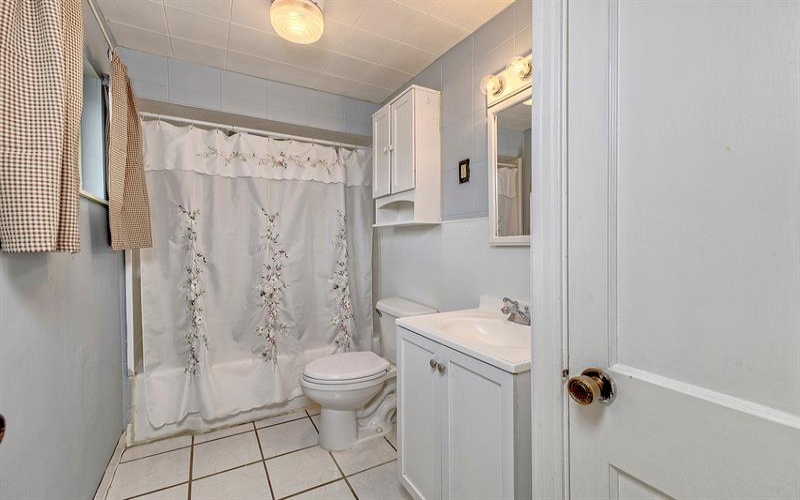 912 Sherman AVENUE, Irwin, 15642, 2 Bedroom Bedrooms, 5 Room Rooms,1.1 BathroomBathrooms,Residential,For Sale,Sherman,1775307