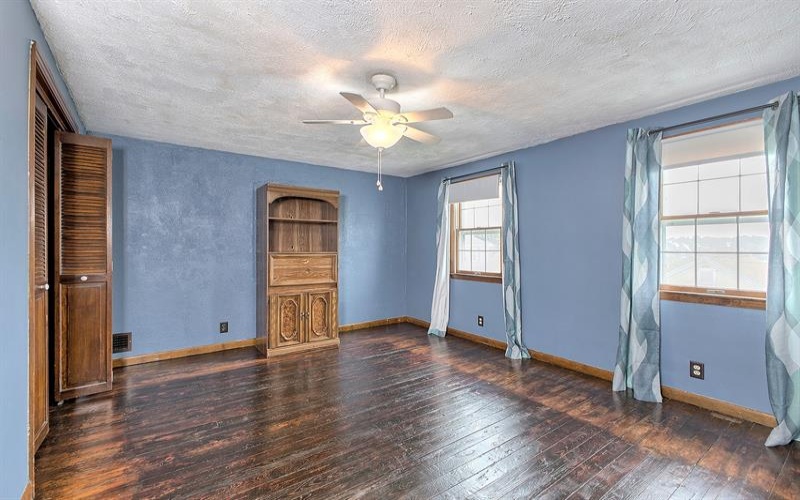 912 Sherman AVENUE, Irwin, 15642, 2 Bedroom Bedrooms, 5 Room Rooms,1.1 BathroomBathrooms,Residential,For Sale,Sherman,1775307