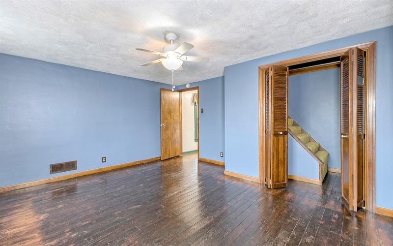 912 Sherman AVENUE, Irwin, 15642, 2 Bedroom Bedrooms, 5 Room Rooms,1.1 BathroomBathrooms,Residential,For Sale,Sherman,1775307
