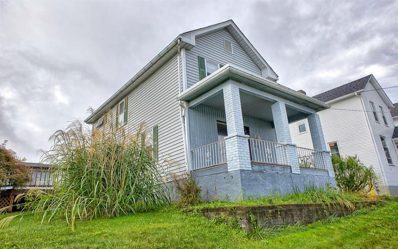 912 Sherman AVENUE, Irwin, 15642, 2 Bedroom Bedrooms, 5 Room Rooms,1.1 BathroomBathrooms,Residential,For Sale,Sherman,1775307