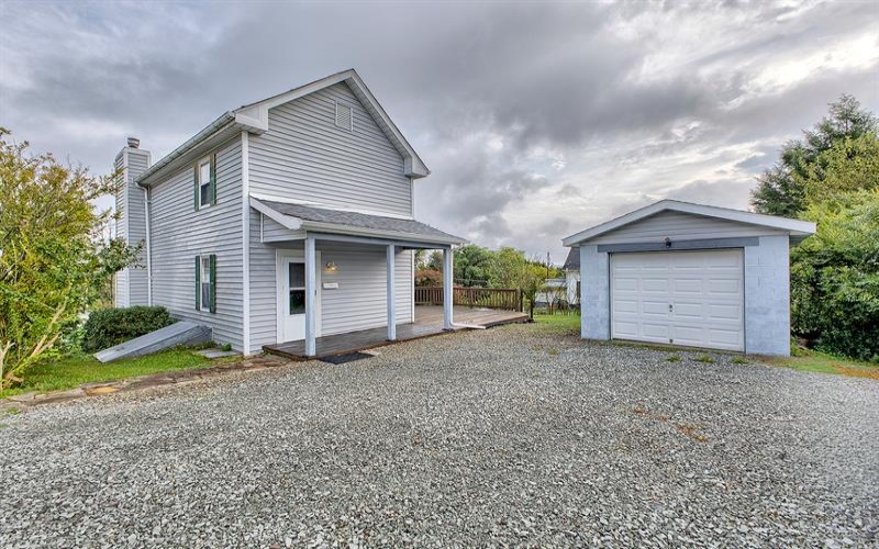 912 Sherman AVENUE, Irwin, 15642, 2 Bedroom Bedrooms, 5 Room Rooms,1.1 BathroomBathrooms,Residential,For Sale,Sherman,1775307
