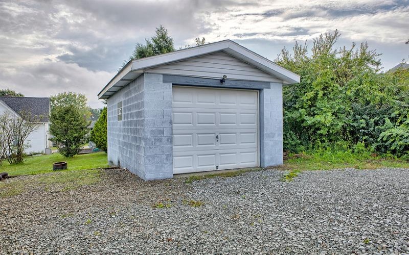 912 Sherman AVENUE, Irwin, 15642, 2 Bedroom Bedrooms, 5 Room Rooms,1.1 BathroomBathrooms,Residential,For Sale,Sherman,1775307
