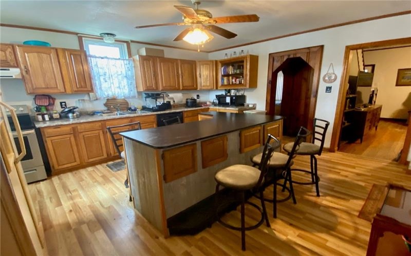915 Main St, Latrobe, 15650, 3 Bedroom Bedrooms, 8 Room Rooms,2 BathroomBathrooms,Residential,For Sale,Main St,1774274