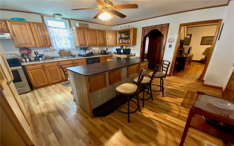 915 Main St, Latrobe, 15650, 3 Bedroom Bedrooms, 8 Room Rooms,2 BathroomBathrooms,Residential,For Sale,Main St,1774274