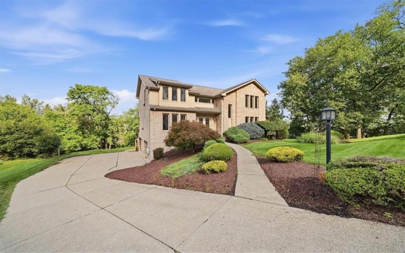 117 Little John Drive, Canonsburg, 15317, 4 Bedroom Bedrooms, 12 Room Rooms,3.1 BathroomBathrooms,Residential,For Sale,Little John Drive,1775361