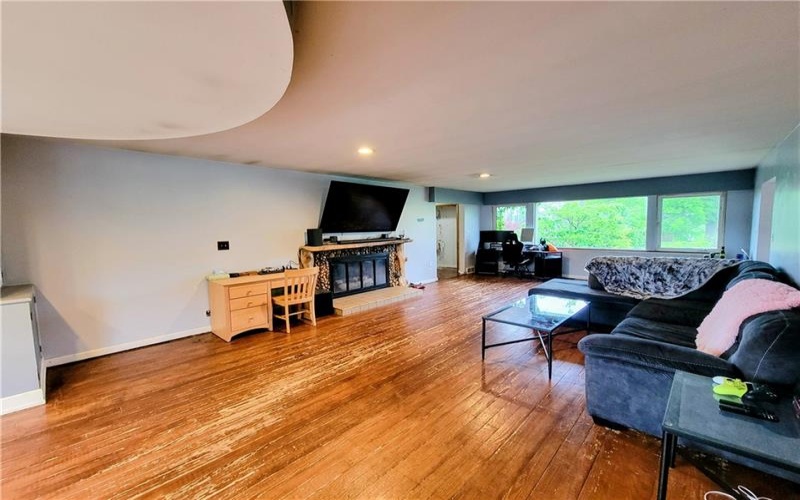 1115 State Rd, Monessen, 15062, 4 Bedroom Bedrooms, 13 Room Rooms,3 BathroomBathrooms,Residential,For Sale,State Rd,1775182