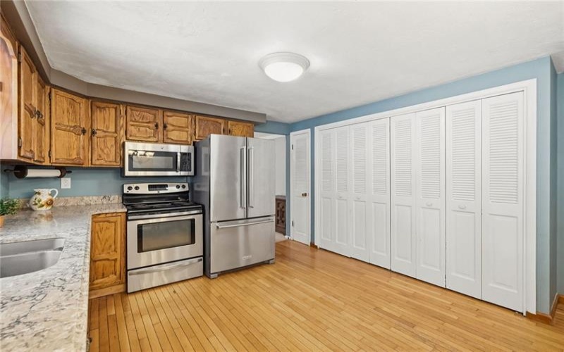 21 Hillcrest Rd, Eighty Four, 15330, 4 Bedroom Bedrooms, 12 Room Rooms,2.2 BathroomBathrooms,Residential,For Sale,Hillcrest Rd,1775238