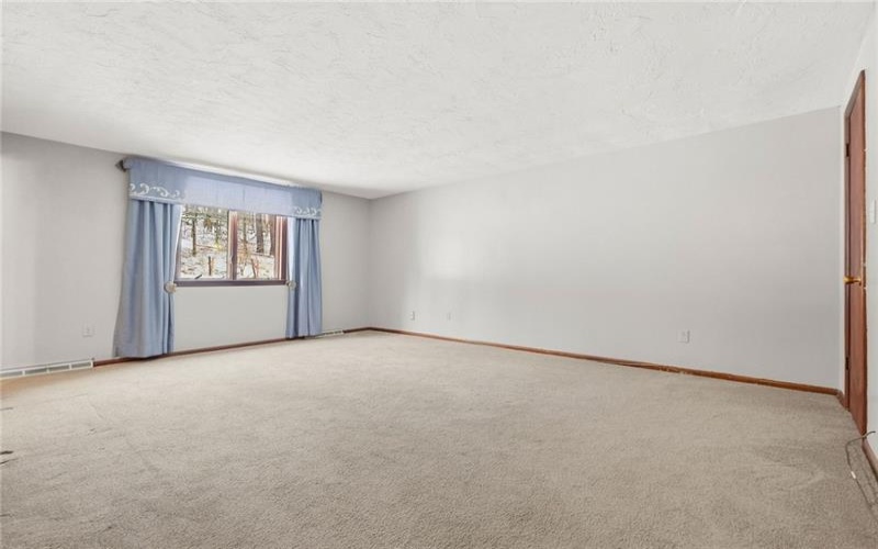 21 Hillcrest Rd, Eighty Four, 15330, 4 Bedroom Bedrooms, 12 Room Rooms,2.2 BathroomBathrooms,Residential,For Sale,Hillcrest Rd,1775238