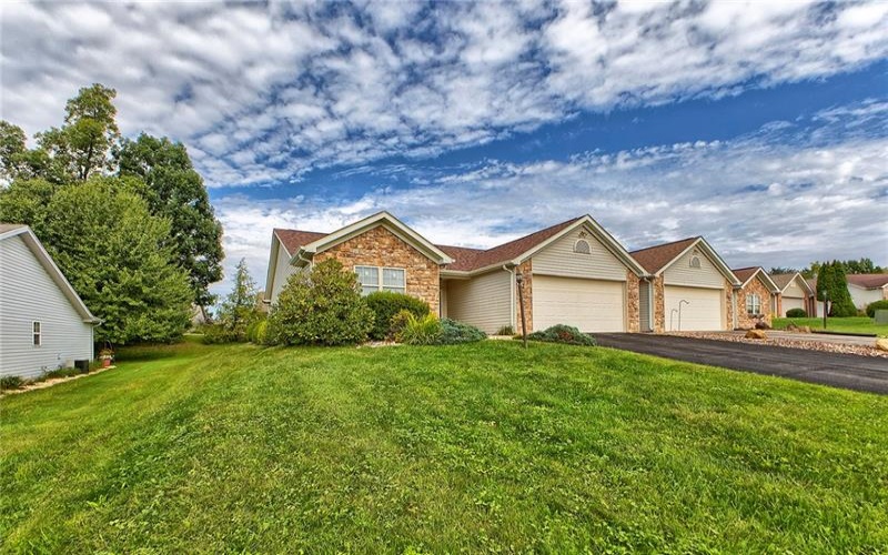 12 Medinah Court, Greensburg, 15601, 3 Bedroom Bedrooms, 7 Room Rooms,2 BathroomBathrooms,Residential,For Sale,Medinah Court,1775363