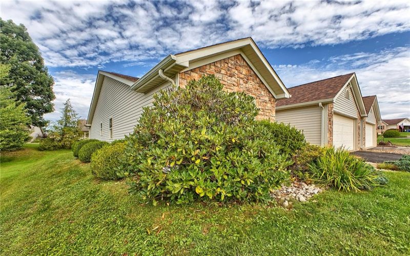 12 Medinah Court, Greensburg, 15601, 3 Bedroom Bedrooms, 7 Room Rooms,2 BathroomBathrooms,Residential,For Sale,Medinah Court,1775363