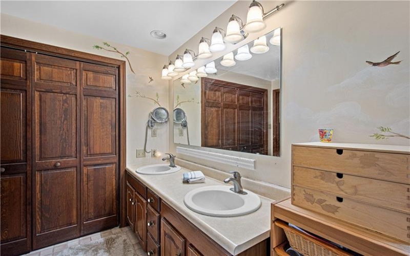 133 Druid Dr, Mcmurray, 15317, 5 Bedroom Bedrooms, 11 Room Rooms,2.2 BathroomBathrooms,Residential,For Sale,Druid Dr,1775295