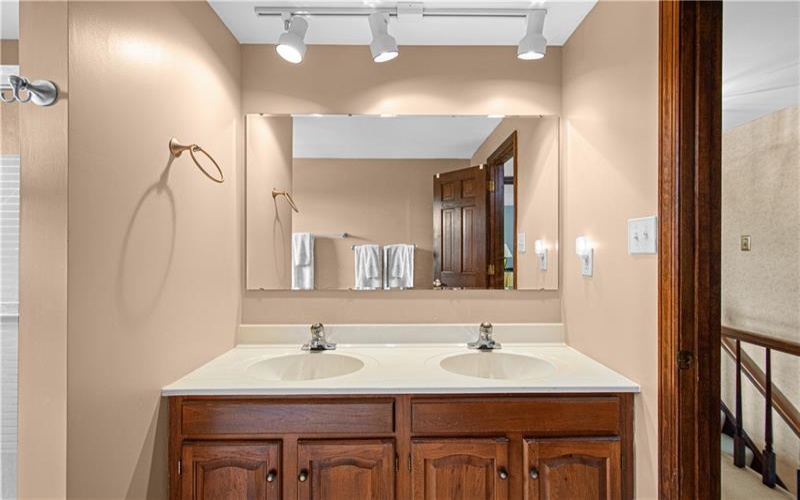 133 Druid Dr, Mcmurray, 15317, 5 Bedroom Bedrooms, 11 Room Rooms,2.2 BathroomBathrooms,Residential,For Sale,Druid Dr,1775295