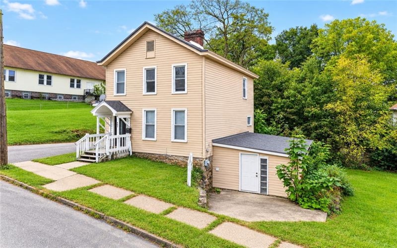 407 Stanton St, Greensburg, 15601, 2 Bedroom Bedrooms, ,1 BathroomBathrooms,Residential,For Sale,Stanton St,1775396