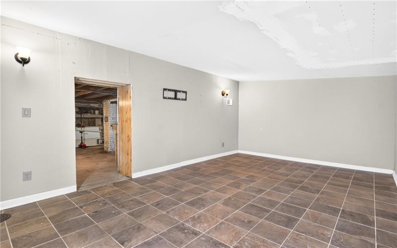 407 Stanton St, Greensburg, 15601, 2 Bedroom Bedrooms, ,1 BathroomBathrooms,Residential,For Sale,Stanton St,1775396
