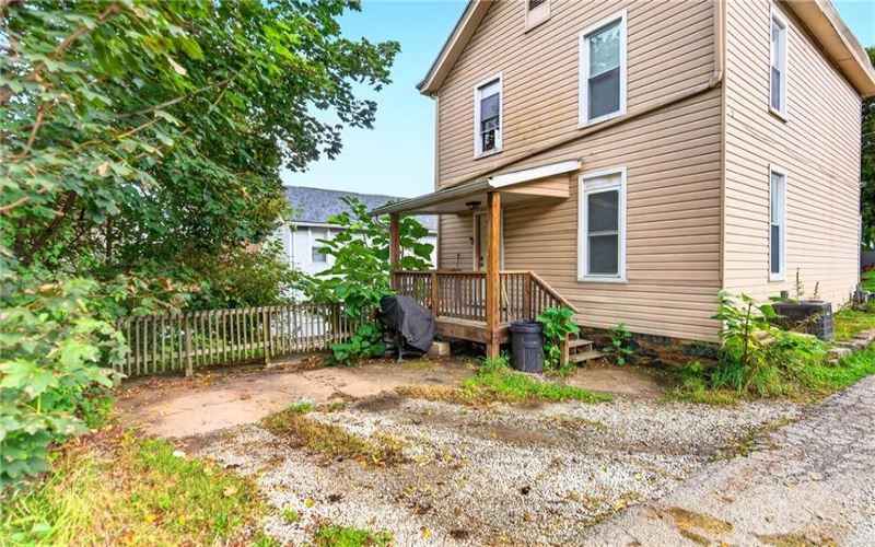 407 Stanton St, Greensburg, 15601, 2 Bedroom Bedrooms, ,1 BathroomBathrooms,Residential,For Sale,Stanton St,1775396