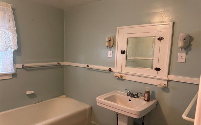 470 Braddock Ave, Uniontown, 15401, 3 Bedroom Bedrooms, ,1 BathroomBathrooms,Residential,For Sale,Braddock Ave,1775470