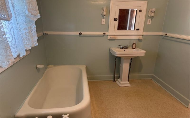 470 Braddock Ave, Uniontown, 15401, 3 Bedroom Bedrooms, ,1 BathroomBathrooms,Residential,For Sale,Braddock Ave,1775470