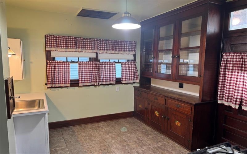 470 Braddock Ave, Uniontown, 15401, 3 Bedroom Bedrooms, ,1 BathroomBathrooms,Residential,For Sale,Braddock Ave,1775470