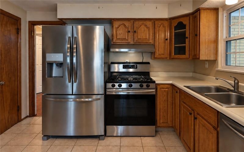 19 Hillcrest Ave, Burgettstown, 15021, 4 Bedroom Bedrooms, 7 Room Rooms,2 BathroomBathrooms,Residential,For Sale,Hillcrest Ave,1775473