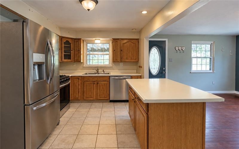 19 Hillcrest Ave, Burgettstown, 15021, 4 Bedroom Bedrooms, 7 Room Rooms,2 BathroomBathrooms,Residential,For Sale,Hillcrest Ave,1775473