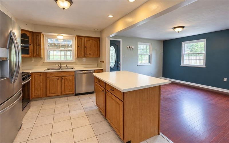 19 Hillcrest Ave, Burgettstown, 15021, 4 Bedroom Bedrooms, 7 Room Rooms,2 BathroomBathrooms,Residential,For Sale,Hillcrest Ave,1775473