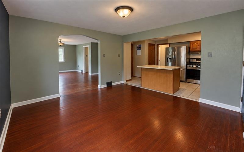 19 Hillcrest Ave, Burgettstown, 15021, 4 Bedroom Bedrooms, 7 Room Rooms,2 BathroomBathrooms,Residential,For Sale,Hillcrest Ave,1775473