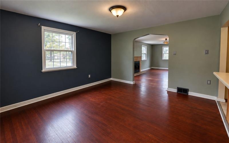 19 Hillcrest Ave, Burgettstown, 15021, 4 Bedroom Bedrooms, 7 Room Rooms,2 BathroomBathrooms,Residential,For Sale,Hillcrest Ave,1775473