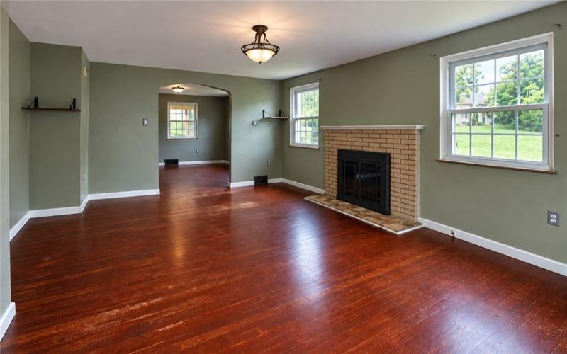 19 Hillcrest Ave, Burgettstown, 15021, 4 Bedroom Bedrooms, 7 Room Rooms,2 BathroomBathrooms,Residential,For Sale,Hillcrest Ave,1775473