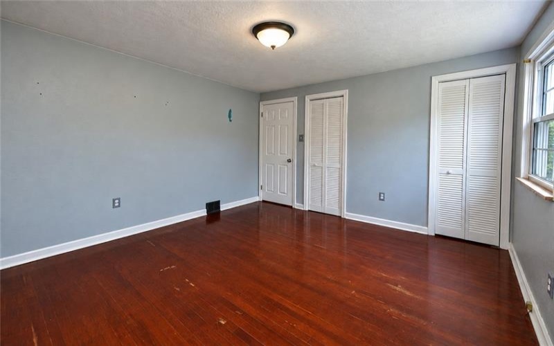 19 Hillcrest Ave, Burgettstown, 15021, 4 Bedroom Bedrooms, 7 Room Rooms,2 BathroomBathrooms,Residential,For Sale,Hillcrest Ave,1775473