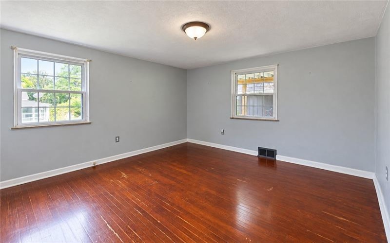 19 Hillcrest Ave, Burgettstown, 15021, 4 Bedroom Bedrooms, 7 Room Rooms,2 BathroomBathrooms,Residential,For Sale,Hillcrest Ave,1775473