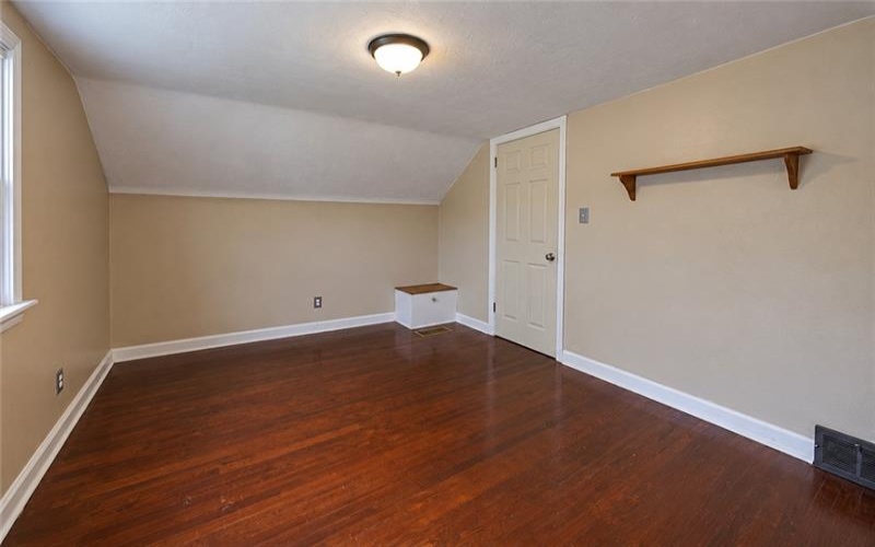 19 Hillcrest Ave, Burgettstown, 15021, 4 Bedroom Bedrooms, 7 Room Rooms,2 BathroomBathrooms,Residential,For Sale,Hillcrest Ave,1775473