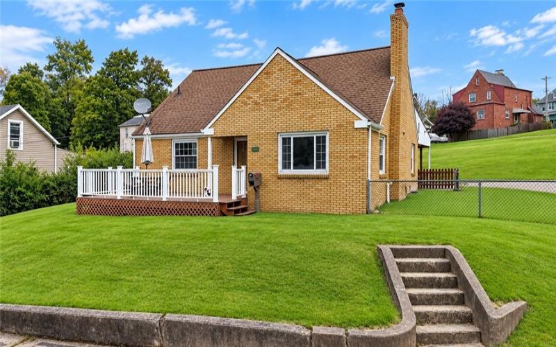 19 Hillcrest Ave, Burgettstown, 15021, 4 Bedroom Bedrooms, 7 Room Rooms,2 BathroomBathrooms,Residential,For Sale,Hillcrest Ave,1775473
