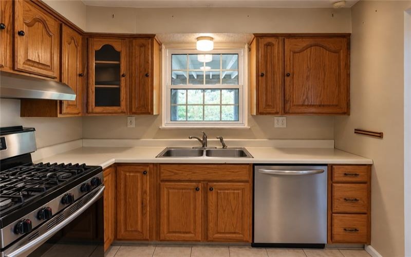 19 Hillcrest Ave, Burgettstown, 15021, 4 Bedroom Bedrooms, 7 Room Rooms,2 BathroomBathrooms,Residential,For Sale,Hillcrest Ave,1775473